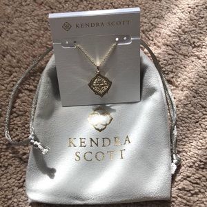 Kendra Scott Kacey Pendant Necklace